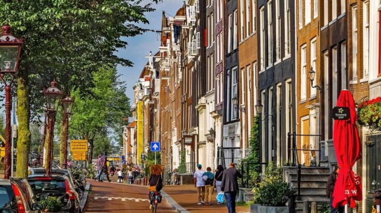 woningnet foto van mensen in amsterdam